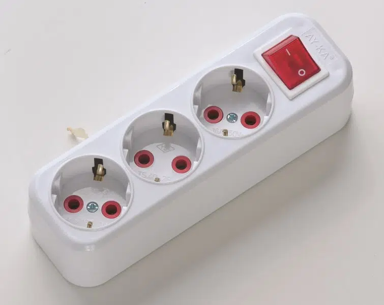 3 LÜ ANAHTARLI TOPRAKLI GRUP PRİZ / KABLOSUZ KLEMENSLİ / AY-KA