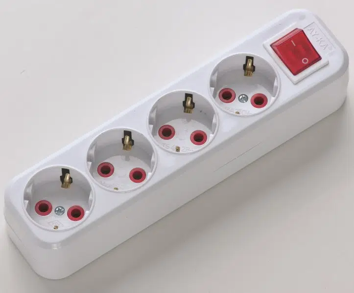 4 LÜ ANAHTARLI TOPRAKLI GRUP PRİZ / KABLOSUZ KLEMENSLİ / AY-KA