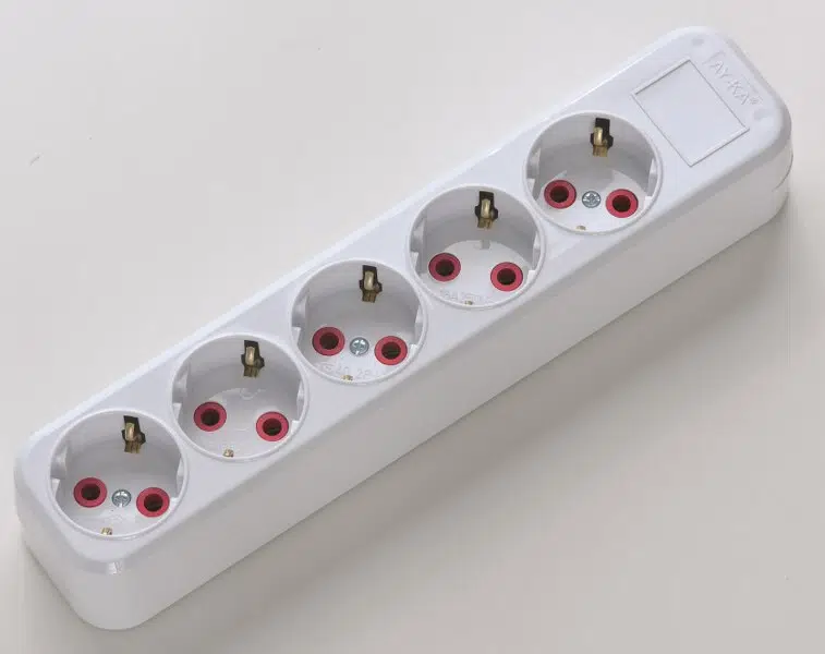 5 Lİ UPS TOPRAKLI GRUP PRİZ / KABLOSUZ KLEMENSLİ / AY-KA